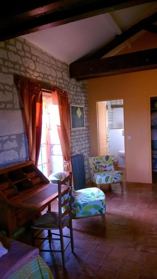Gite Du Manoir Des Roches Saires 외부 사진